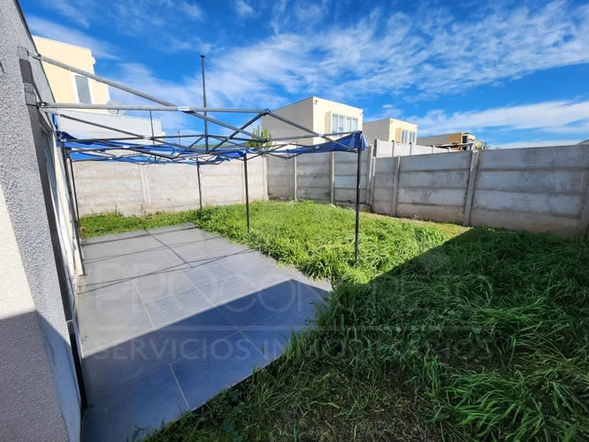 Casa En Venta En El Manzano Tiltil, 3d+3b Y 2e, Condominio Seguro