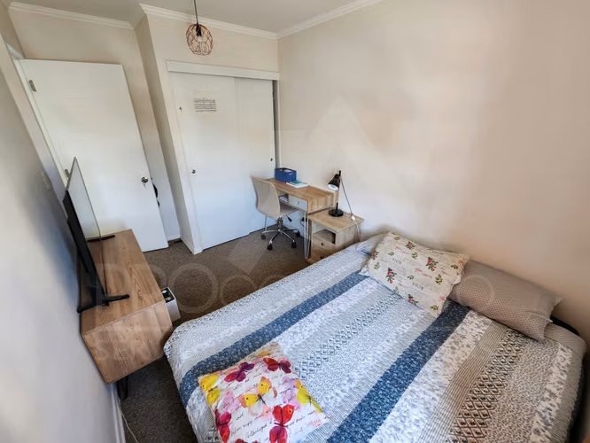 Casa En Venta En El Manzano Tiltil, 3d+3b Y 2e, Condominio Seguro