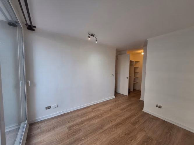 SE VENDE AMPLIO DEPARTAMENTO EN MACUL