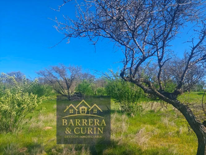 Hermosa parcela de 5.000 m² ubicada en el exclusivo Valle Nativo, Hacienda Los Aromos.