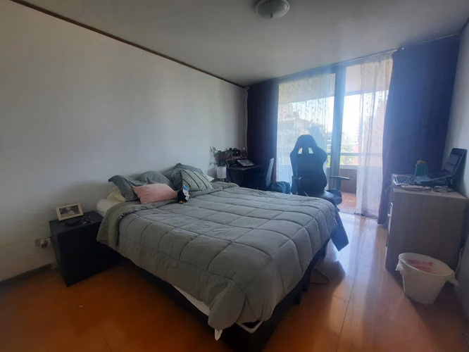 Grace Kelm Vende espacioso depto de 3 dorm y 3 baños, gran terraza 120m2 ,c/est y bodega en Providencia