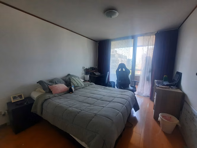 Grace Kelm Vende espacioso depto de 3 dorm y 3 baños, gran terraza 120m2 ,c/est y bodega en Providencia