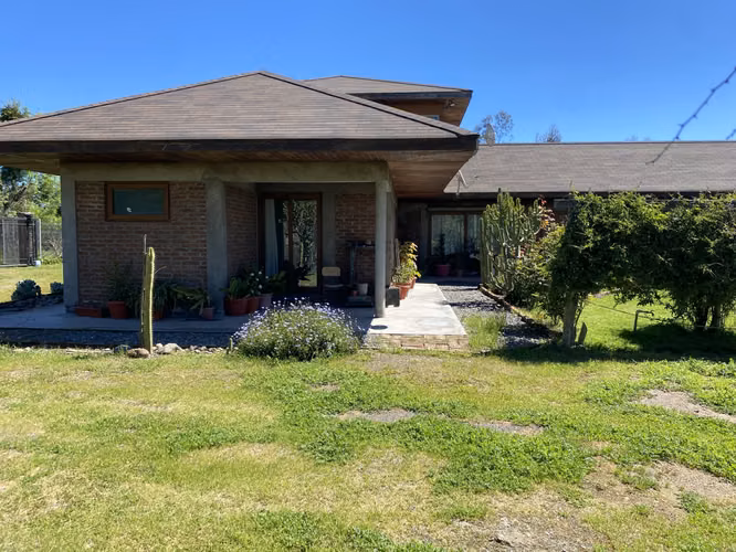 VENDE CASA 4 DORM, 3 BAÑOS, TERRENO 6.0 HA, MELIPILLA
