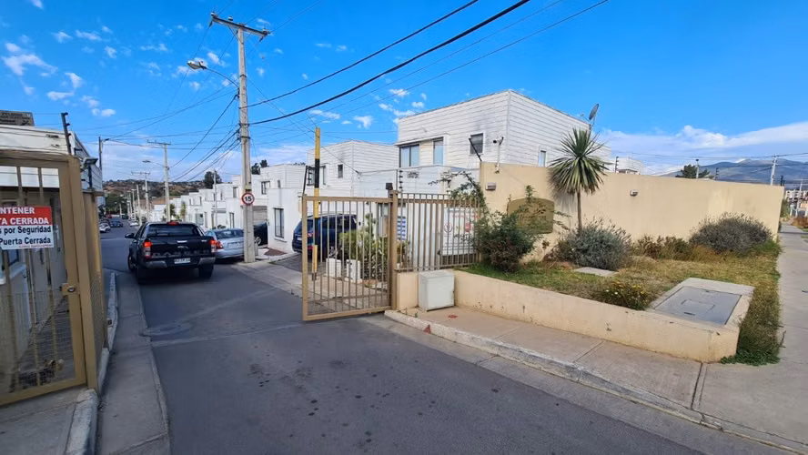 Vendo Casa3d 3b, Est. Las Acacias, Peñablanca