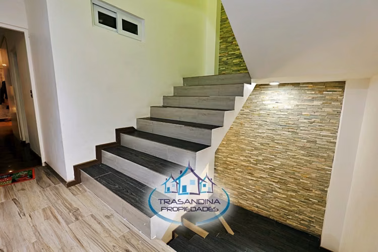 Hermosa Casa En Venta 7 Dor. Piscina. Sector Parque Inglés - Imagen 9