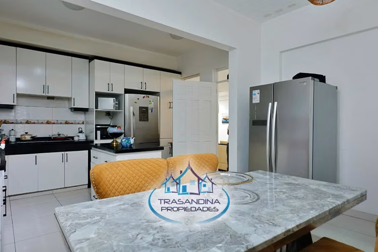 Hermosa Casa En Venta 7 Dor. Piscina. Sector Parque Inglés - Imagen 8