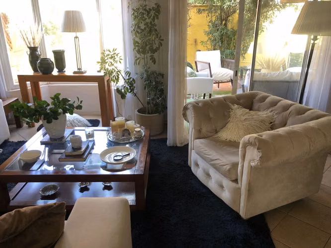 VENDE CASA 3 PISOS, 4 DORM, 3 BAÑOS, 2 SALAS, VALLE LO CAMPINO, QUILICURA
