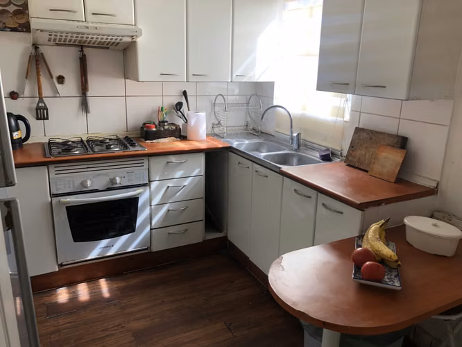 VENDE CASA 3 PISOS, 4 DORM, 3 BAÑOS, 2 SALAS, VALLE LO CAMPINO, QUILICURA