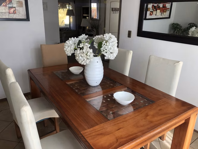 VENDE CASA 3 PISOS, 4 DORM, 3 BAÑOS, 2 SALAS, VALLE LO CAMPINO, QUILICURA