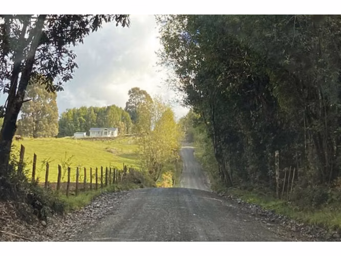 Oportunidad Única en Chiloé: Lote 1 en Laguna Quemchi con Acceso a Laguna Privada.