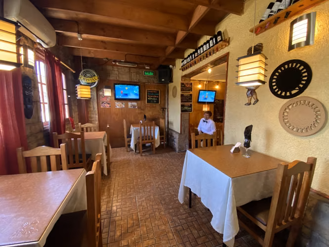VENDE 3 LOCALES COMERCIALES JUNTOS, RESTORANT, FUENTE SODA, HOTEL, EN VILLA ALEMANA V REGION