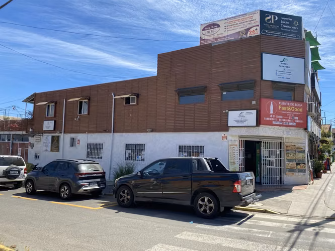 VENDE 3 LOCALES COMERCIALES JUNTOS, RESTORANT, FUENTE SODA, HOTEL, EN VILLA ALEMANA V REGION