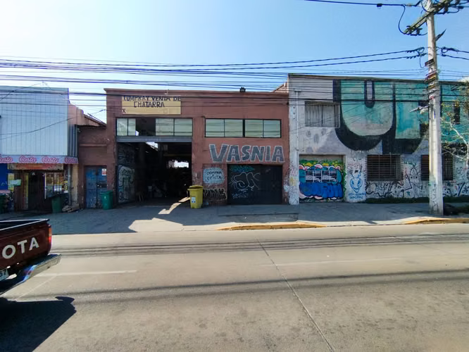 SE VENDE PROPIEDAD COMERCIAL EN AVENIDA SANTA ROSA.