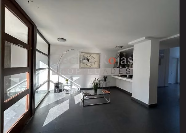 Se vende departamento en piso 10, con estac, bodega y excelente orientación