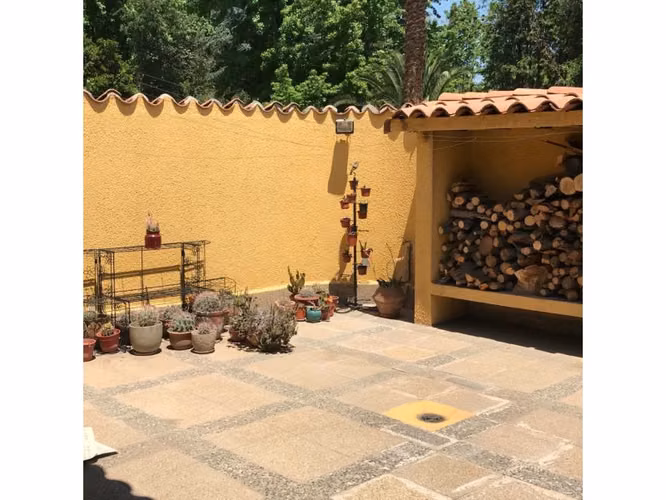 Casa estilo colonial en condominio Los Ciruelos, Lo Pinto, Colina