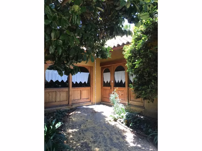 Casa estilo colonial en condominio Los Ciruelos, Lo Pinto, Colina