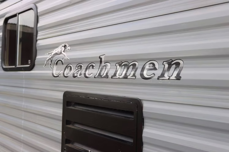 CASA RODANTE COACHMEN PARA 8 PAX AMERICANA FULL EQUIPADA COMO NUEVA