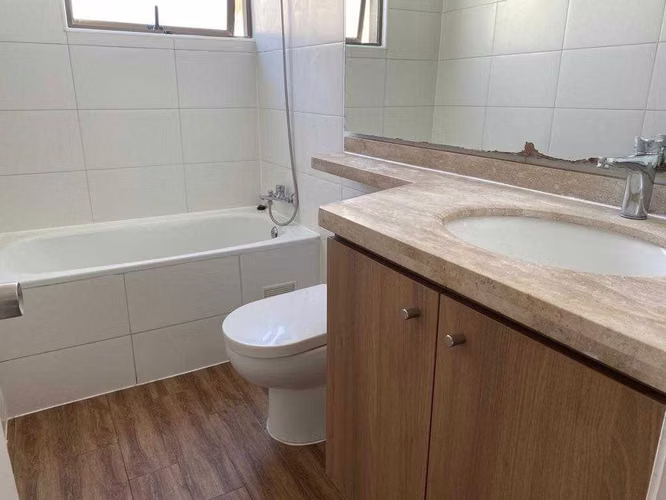 HERMOSO TOWN HOUSE EN BARRIO YUNGAY (139023)