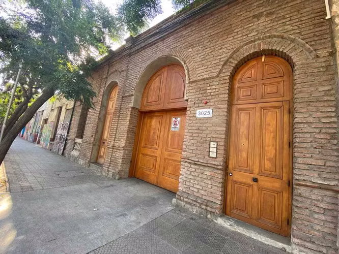 HERMOSO TOWN HOUSE EN BARRIO YUNGAY (139023)