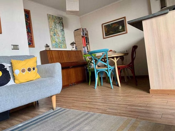 HERMOSO TOWN HOUSE EN BARRIO YUNGAY (139023)