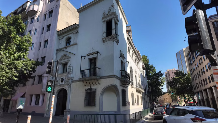 Propiedad comercial esquina Alameda / Merced (139072)