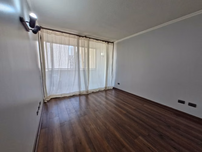 Grace Kelm Vende Depto IMPECABLE de 42 m2/ 1 dorm en suite C/bod en Santiago