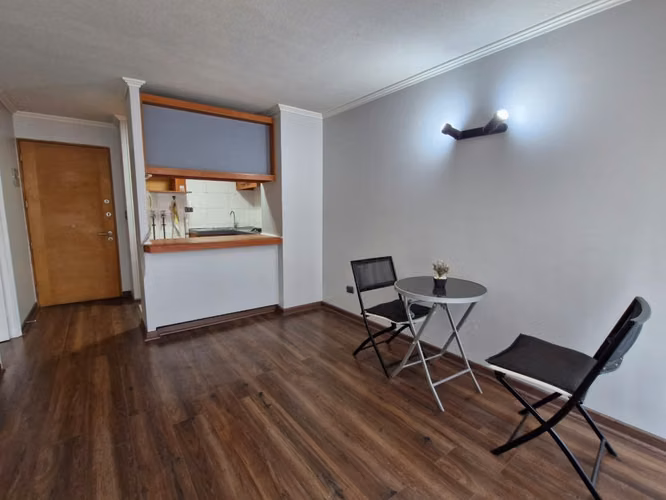 Grace Kelm Vende Depto IMPECABLE de 42 m2/ 1 dorm en suite C/bod en Santiago