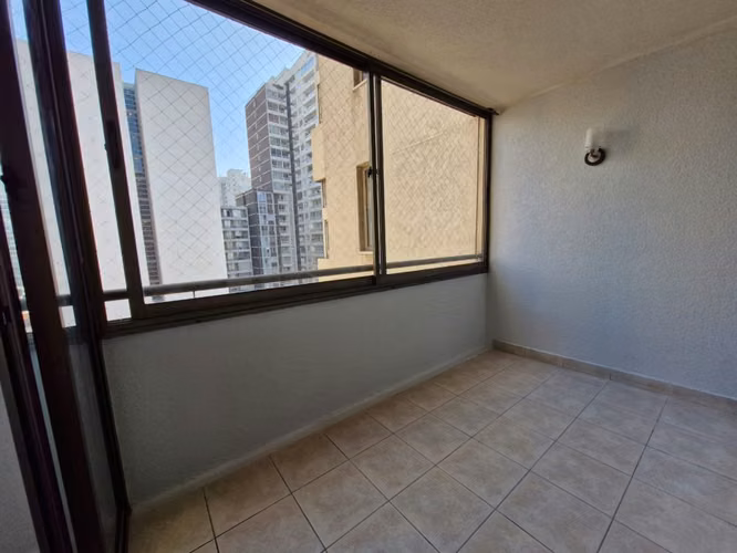 Grace Kelm Vende Depto IMPECABLE de 42 m2/ 1 dorm en suite C/bod en Santiago
