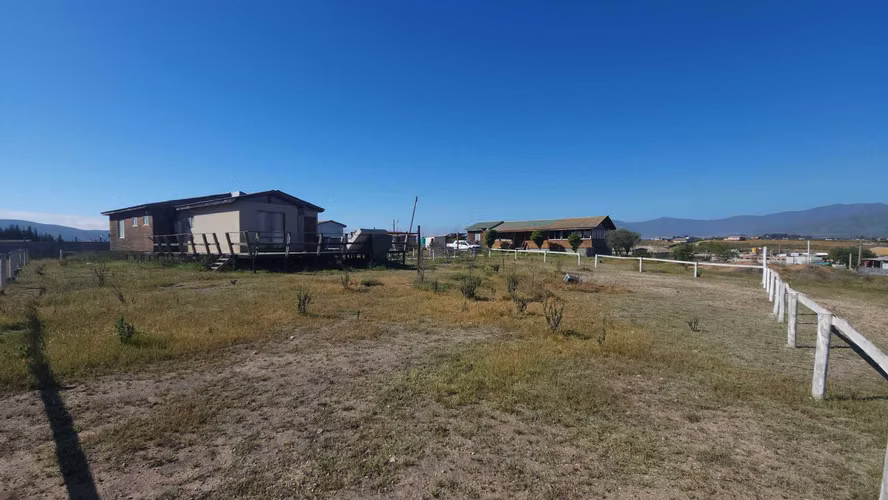 Parcela 1 Ha. autosustentable con 3 casas (139101)