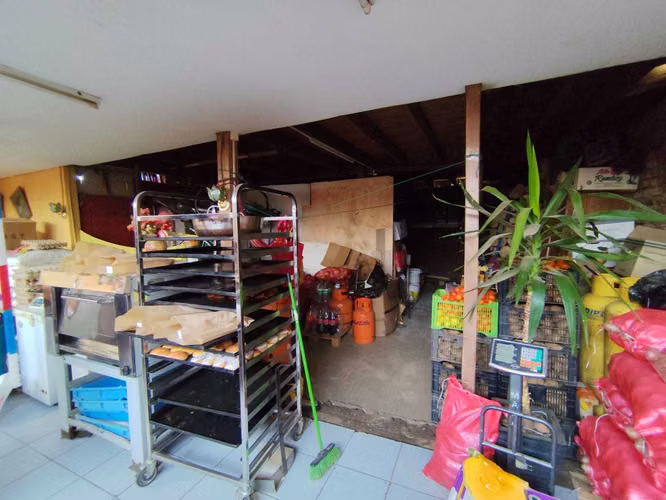 VENDO LOCAL COMERCIAL CON CASA (139126)