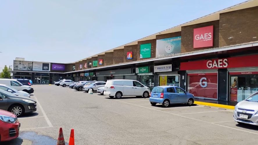 Arriendo Local Comercial en  Strip Center