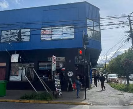 Se Arrienda Local Comercial 2 Piso, Calle Aldunate con Balmaceda