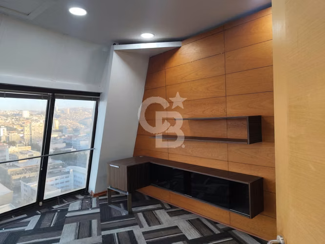 Oficina corporativa en altura – Valparaíso | 860 m² útiles
