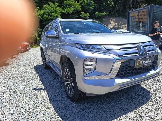 Mitsubishi Montero Sport 4 - Imagen 6