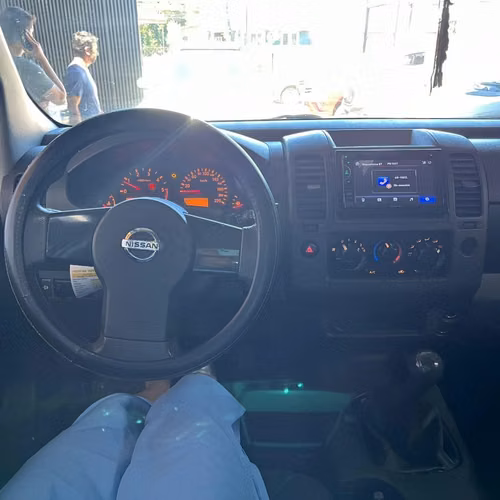 Nissan Navarra SE