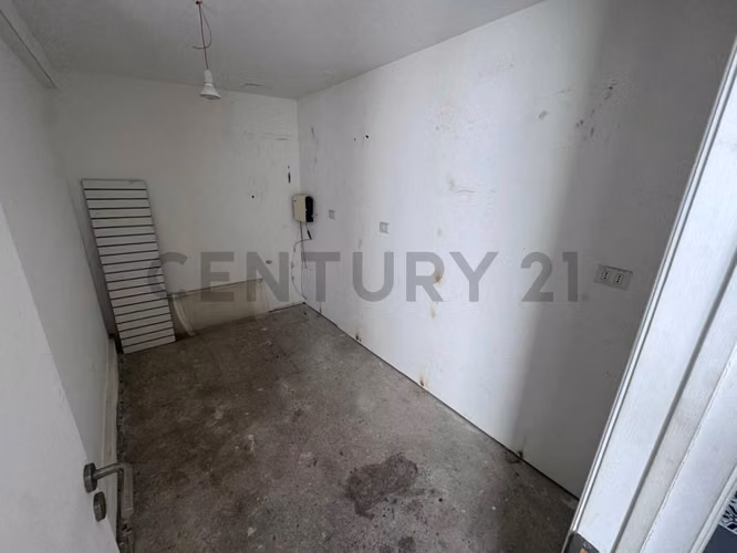 Arriendo local comercial en Strip Center El Santuario