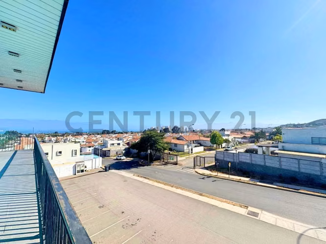 Arriendo local comercial en Strip Center El Santuario