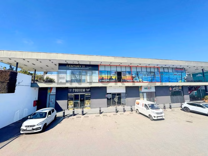 Arriendo local comercial en Strip Center El Santuario