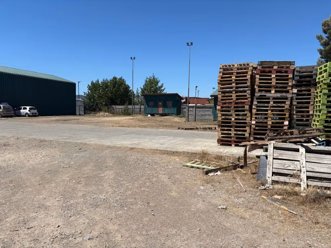 Se Vende Excelente Terreno Con Galpon En Sector Industrial