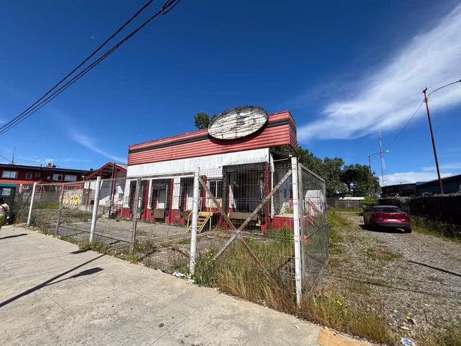 Excelente propiedad comercial (139560)