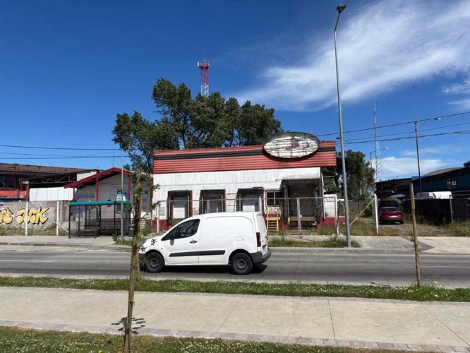 Excelente propiedad comercial (139560)