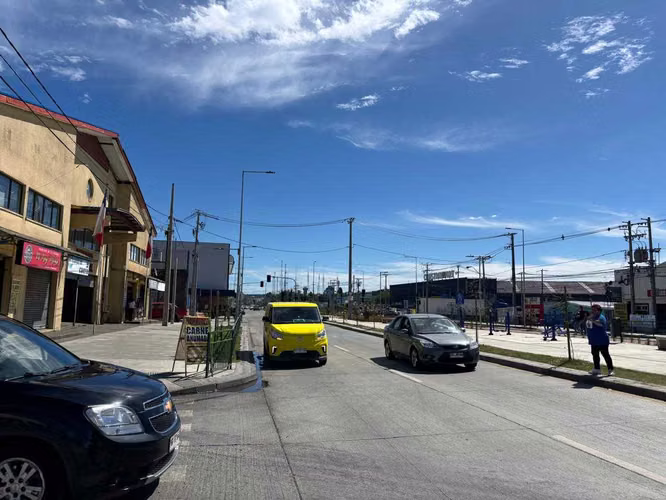 Excelente propiedad comercial (139560)