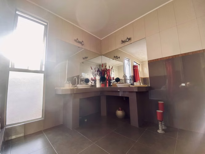 Venta Exclusiva Casa 5d/5b En Valle Del Mar, Antofagasta