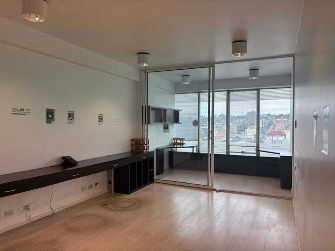 Hermosa oficina con vista a la bahía (139572)