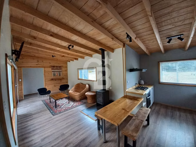 Oportunidad! Dos casas amobladas en entorno insuperable