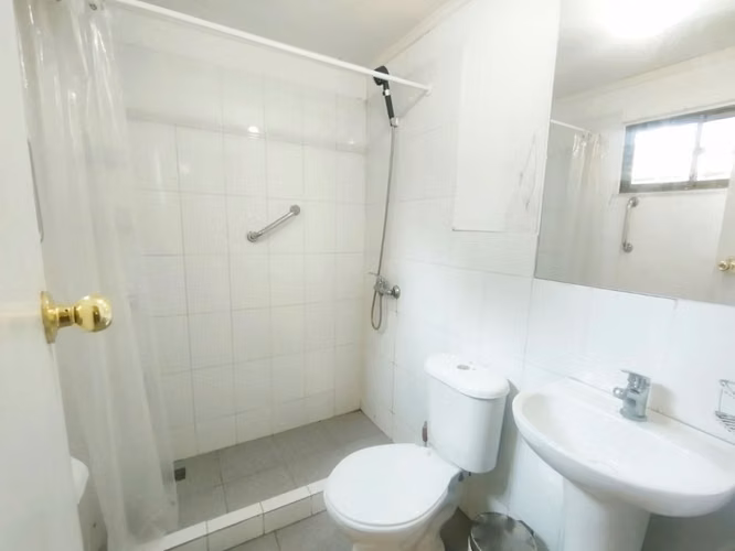 Terreno en La Reina con casa de 7 habitaciones - Imagen 15