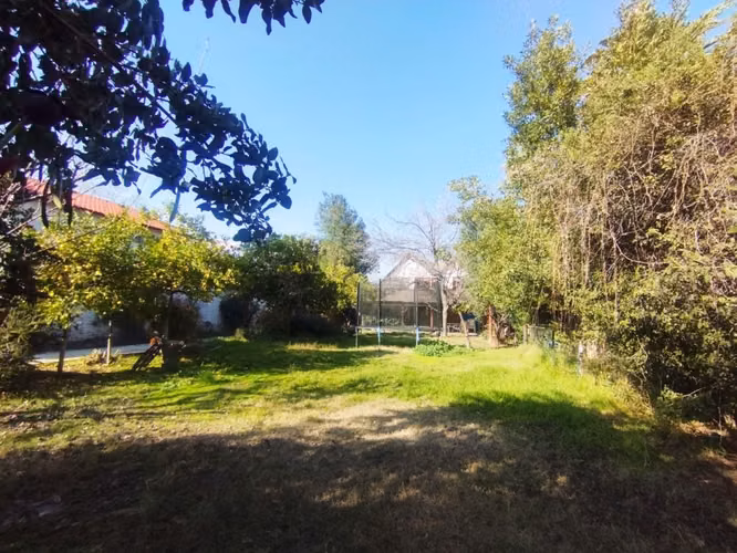 Terreno en La Reina con casa de 7 habitaciones - Imagen 19