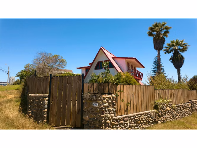 Terreno esquina de 350 m2 a 3 cuadras de Playa Amarilla de Concón