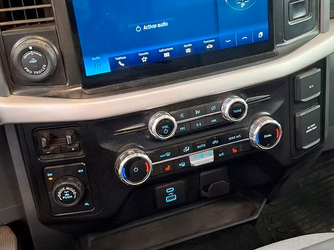 FORD F-150 2024