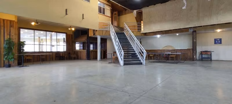 Venta Edificio y amplio terreno